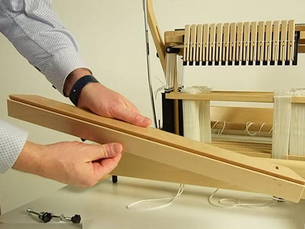 Louet Jane Shuttle Race